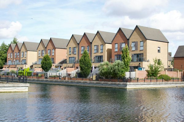 Pourquoi les installateurs en énergie renouvelable transforment votre maison